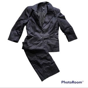 Two Piece Suit Skirt and Blazer Size small Le Chateau